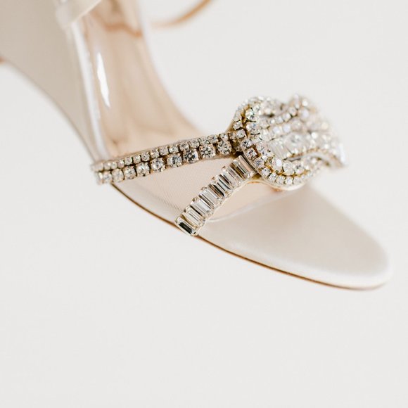 Badgley Mischka Zabrina 9 Women's Strappy Wedge Ivory New - Picture 4 of 14